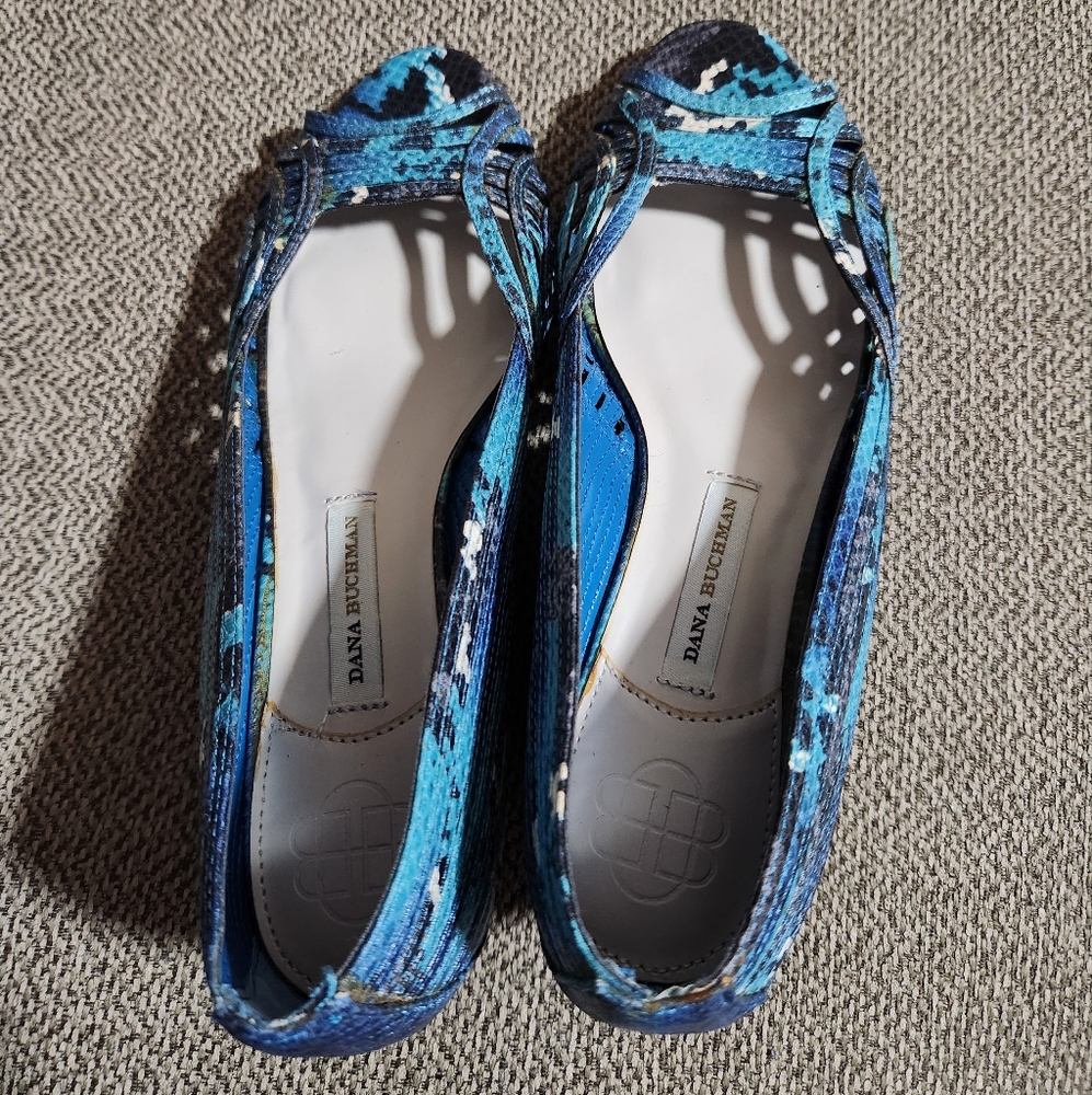 Dana Buchman Blue Women's Shoes Sz 9.5. NIB